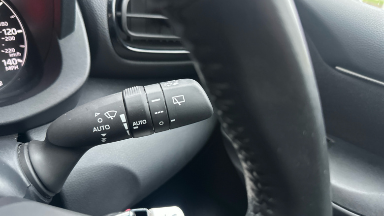 Toyota Yaris 1.5 Hybrid Icon 5dr CVT Hybrid Hatchback